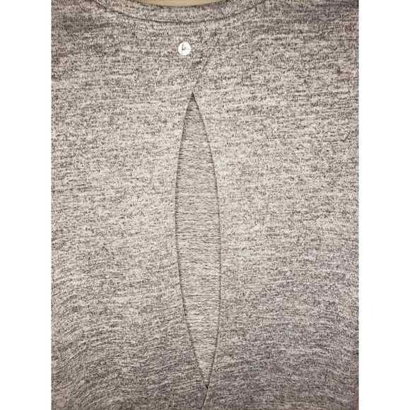 Active Life Keyhole Back Pullover Shirt - S/M - Picture 3 of 8